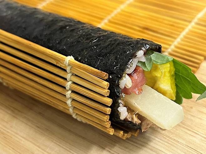 6340 Jinheung Premium Twice-Roasted Seaweed for Kimbap 진흥 두번 구운 김밥김(10매)